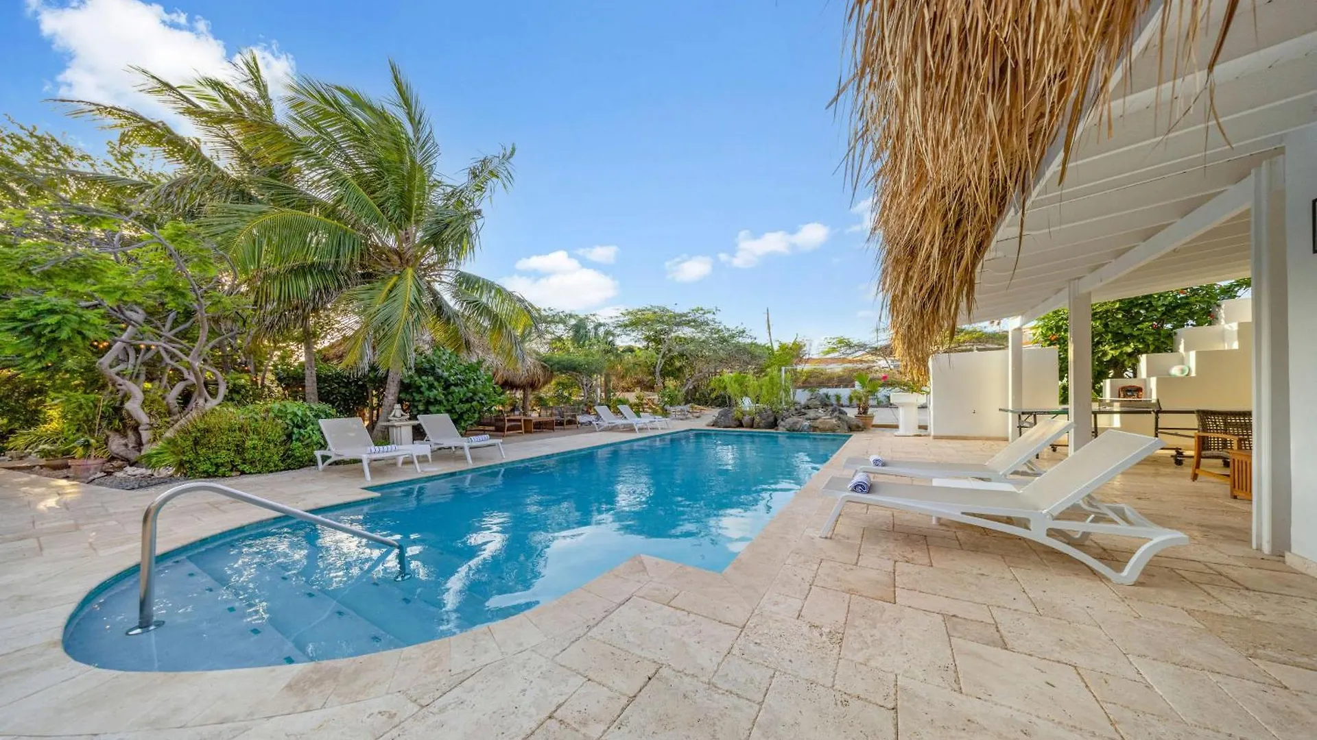 פאלם ביץ' Boca Beach House New Lux 6 Bed 6 Bath Pool Walk To Beach 0*, פאלם ביץ' ארובה